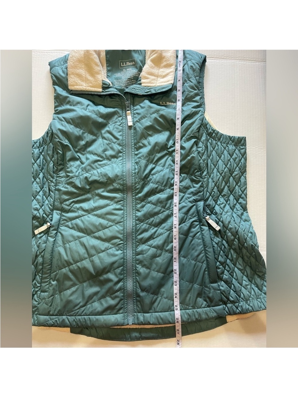 L.L. Bean
L.L. Bean Women's Quilted Vest Full Zip Fleece Lined Size XL - Picture 8 of 11